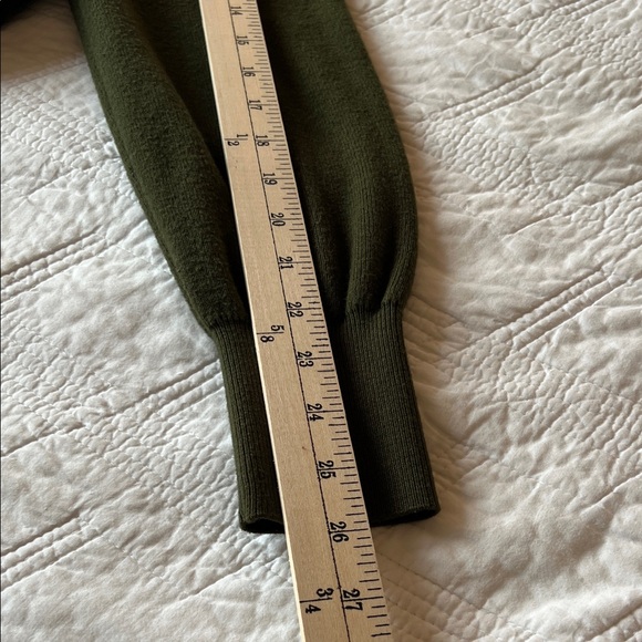 Ann Taylor Women’s Green Crewneck Sweater- Size Small - Picture 7 of 7
